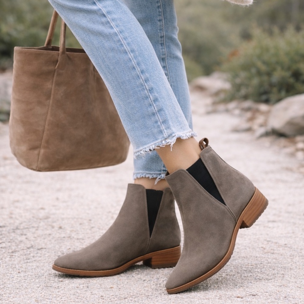 Nisolo Eva Everyday Chelsea‎ Boot Suede Grey Size 9.5 $228